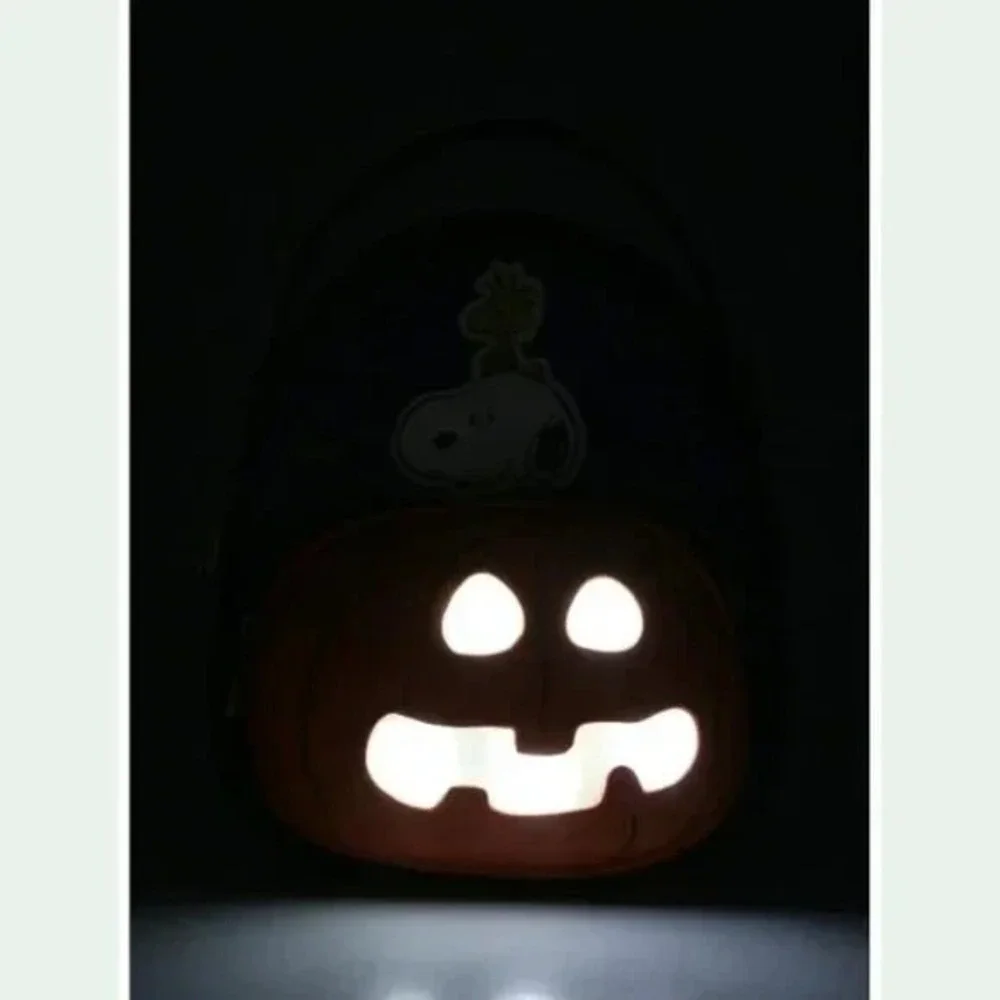 Peanuts Snoopy and Woodstock The Great Pumpkin Convertible‎ Light Up Backpack